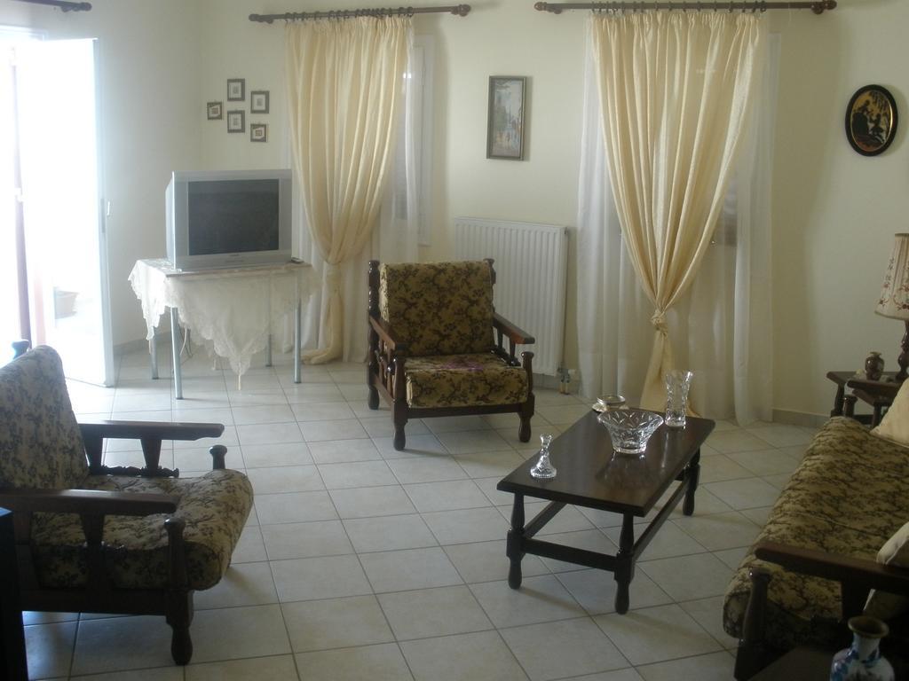 Pension Lagoudera Naxos City 객실 사진